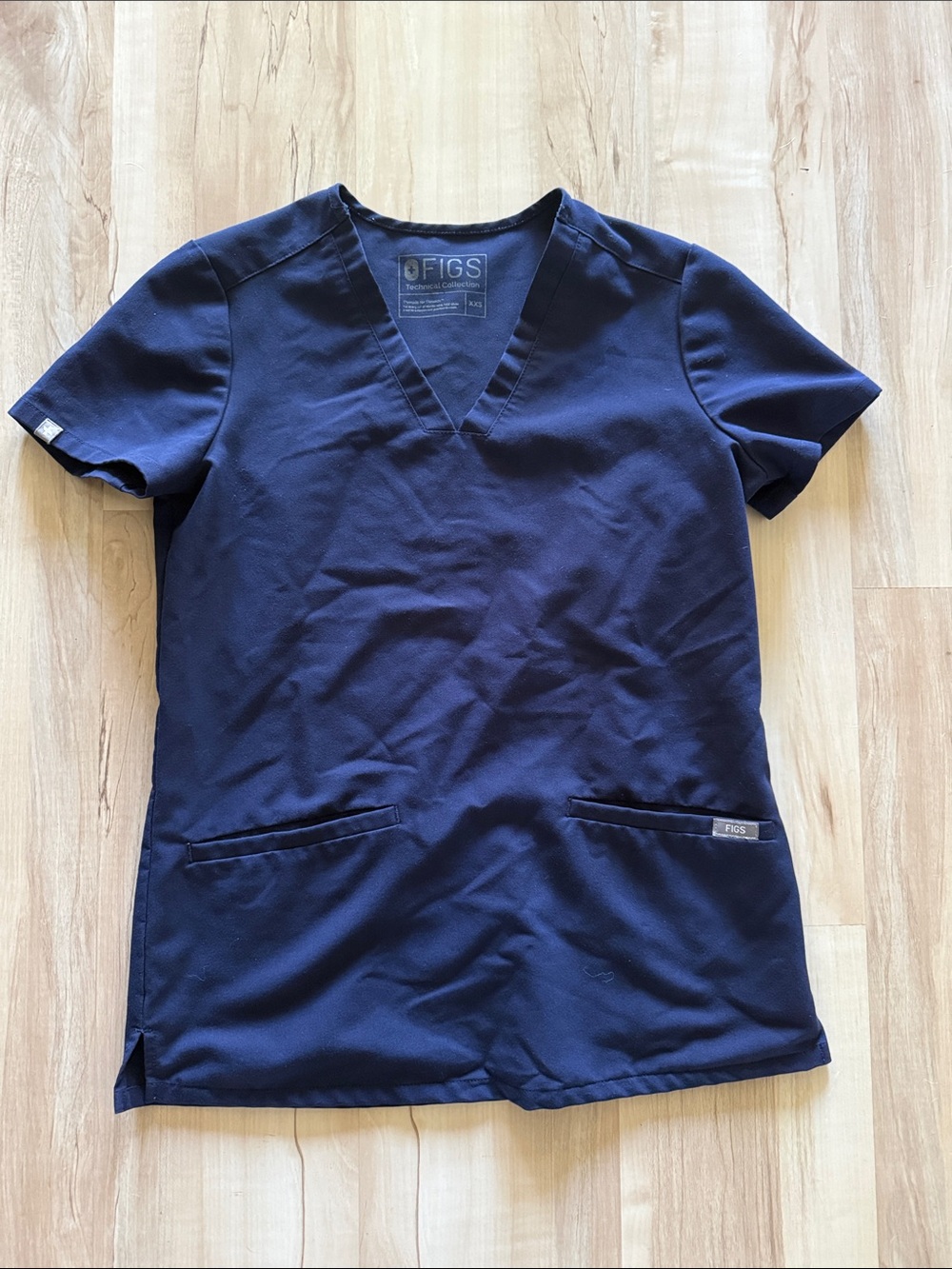 Figs Navy Casma 3 pocket V-Neck Scrub Top